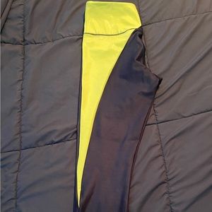 Metallic yellow and black light n tights